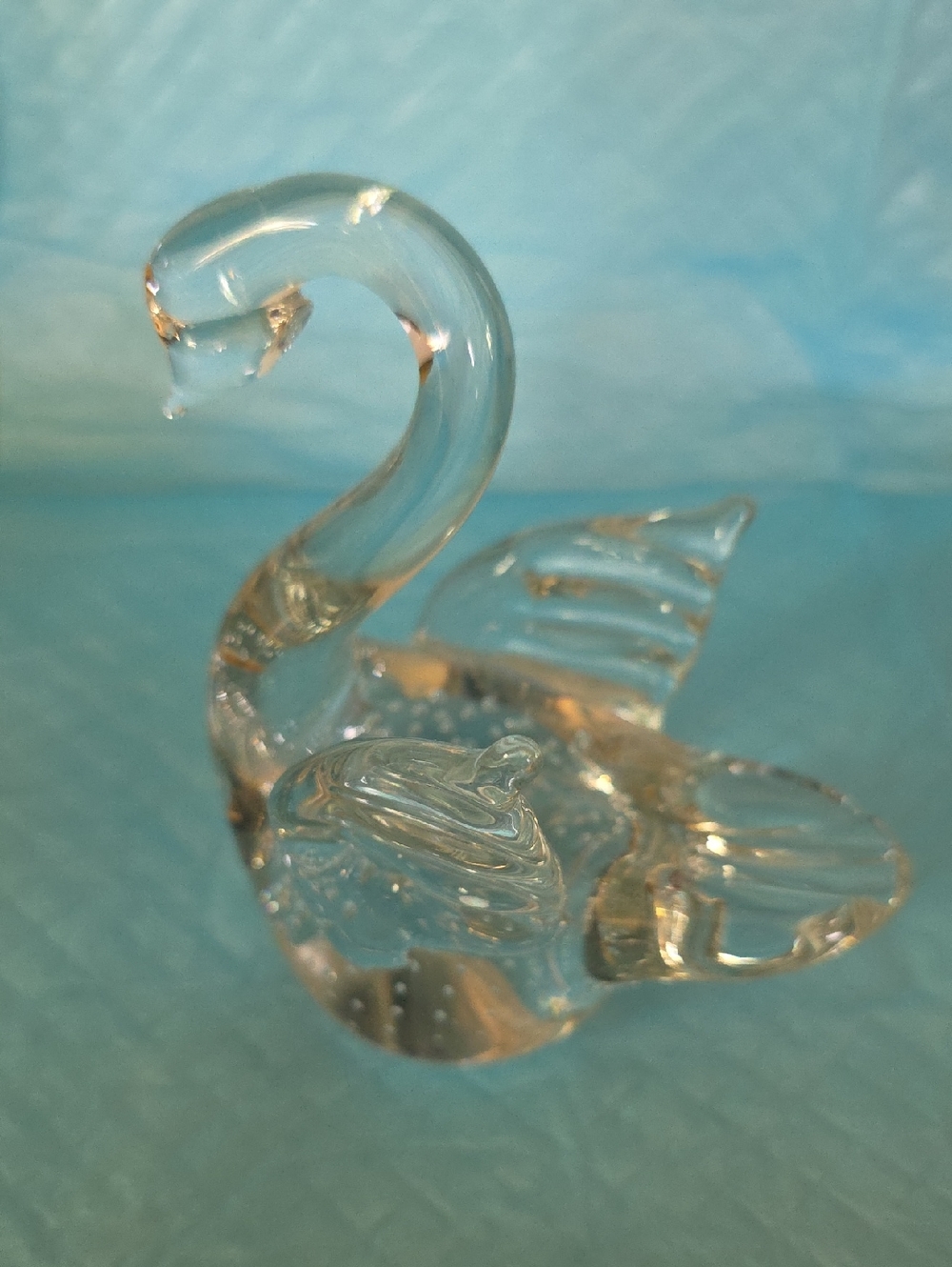 Art Glass Swan Paperweight With Bubbles Handblown Unmarked Very Nice Euc
